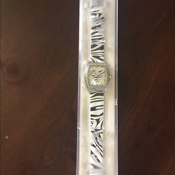 Watch - Picture 2 of 3